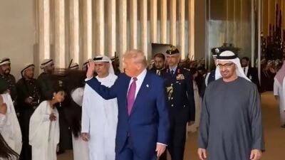 Trump'a BAE'de ilginç karşılama