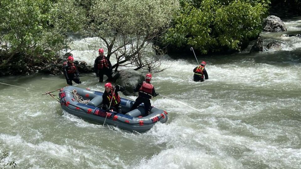 Avaşin Deresinde kaybolan genç aranıyor