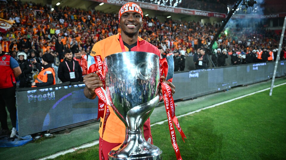 Victor Osimhen'den Jardel paylaşımı!