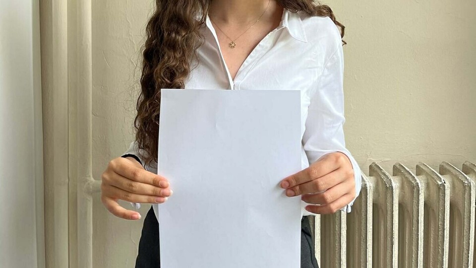 A4 kağıdıyla zayıflık yarışı tehlikesi