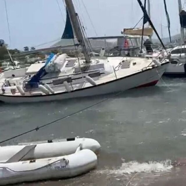 Bodrum'da fırtına: 10 tekne karaya oturdu