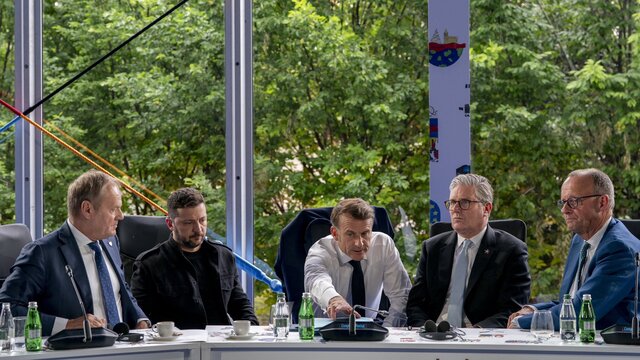 Macron: Rusya barış istemediğini gösterdi