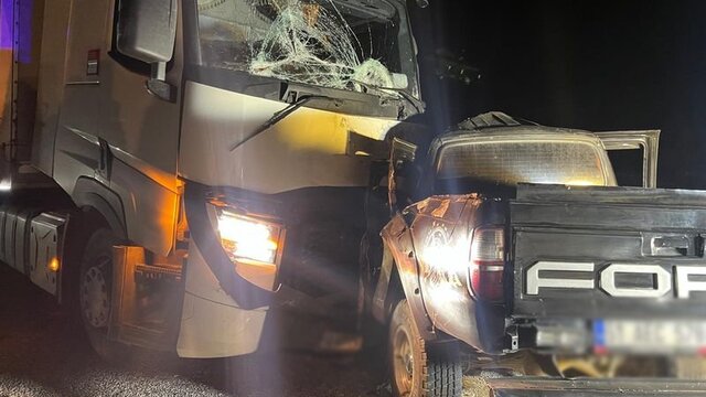TIR ile pikap çarpıştı: 1 ölü