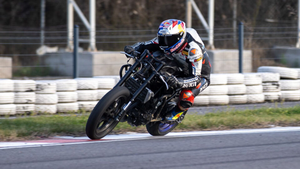 Toprak Razgatlıoğlu, Çekya'da zirvede!