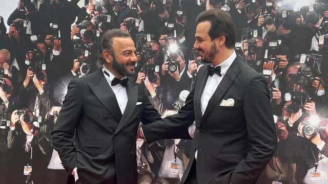 Oğluyla Cannes'a gitti