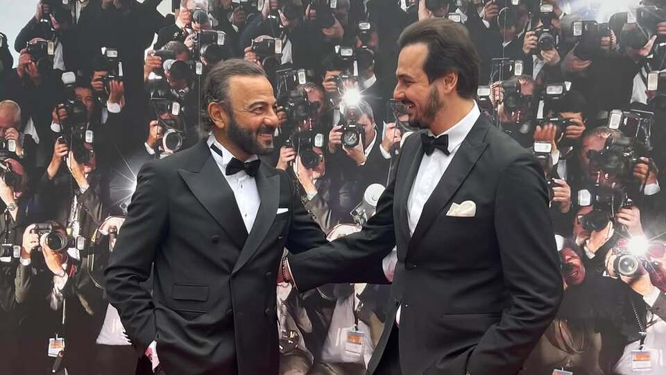 Oğluyla Cannes'a gitti