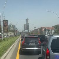 Düğün konvoyu ambulansa yol vermedi