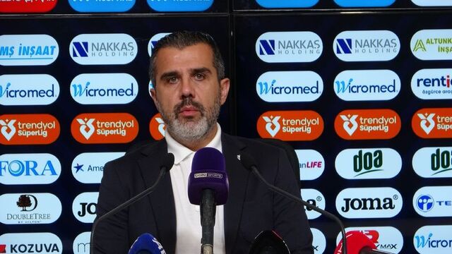 "Konuşsam dil razı değil, sussak gönül razı değil"