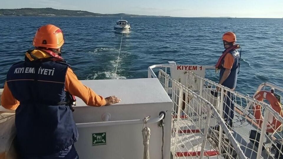 Sürüklenen tekne kurtarıldı