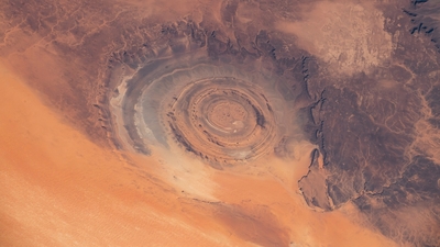 "Afrika'nın Gözü" uzaydan neden bu kadar net görünüyor?