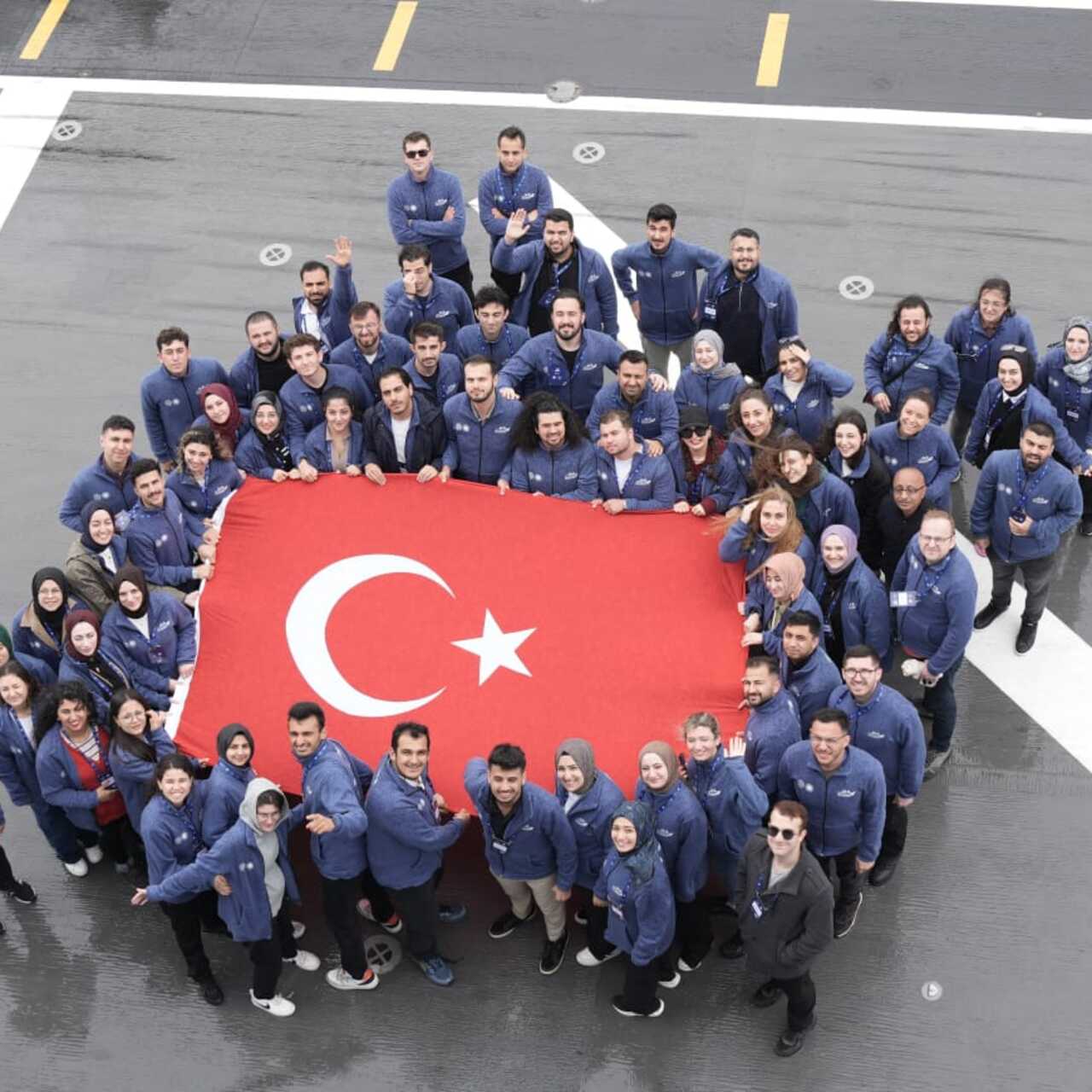 Gençler, TCG Anadolu ile Samsun'a yolculuk yapıyor