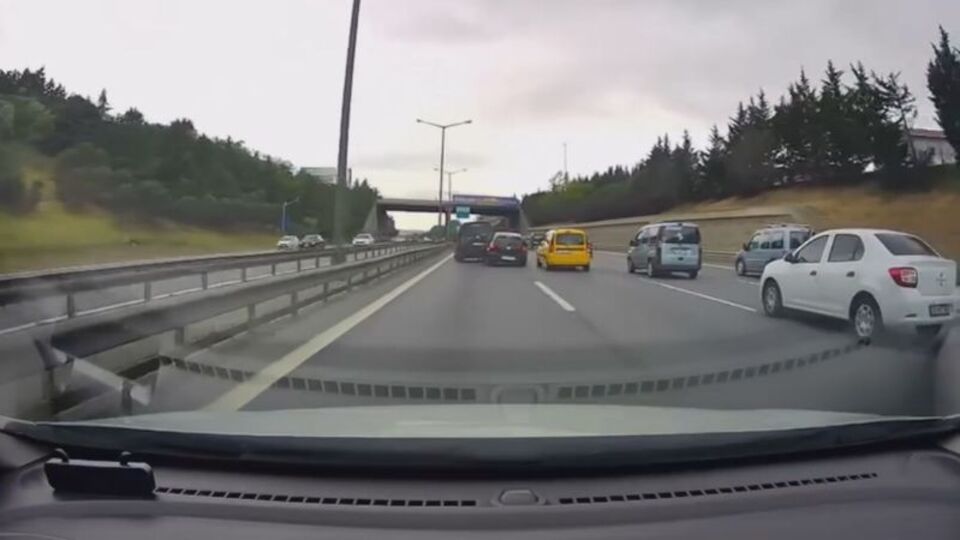 Makas attı, kaza yaptı!