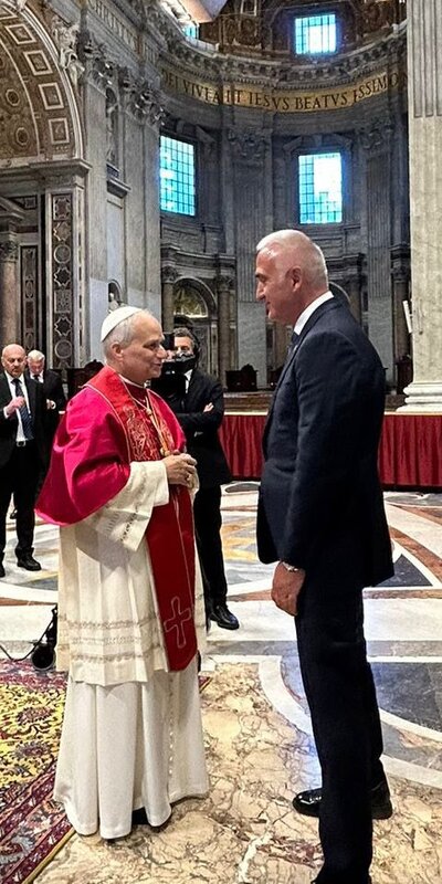 Bakan Ersoy: Papa 14. Leo’nun göreve başlama törenine Türkiye’yi temsilen katıldık