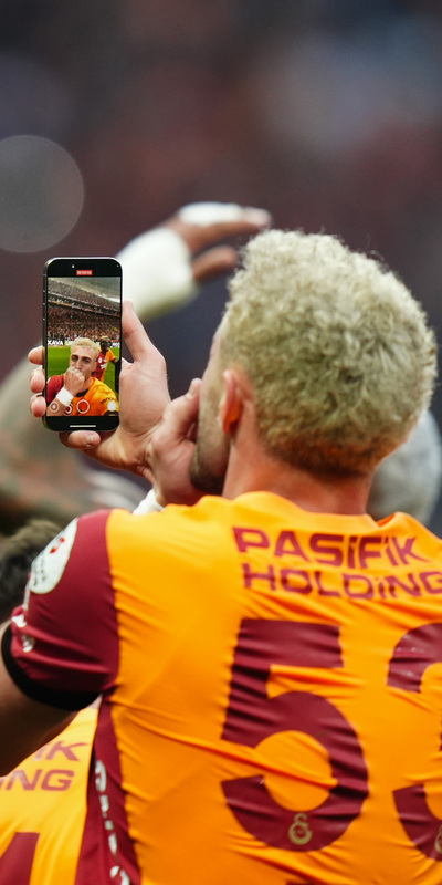 Barış Alper'den selfie ve sarı kart!