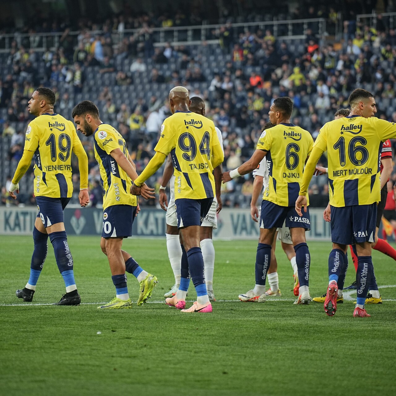 Fenerbahçe Eyüpspor'u devirdi!