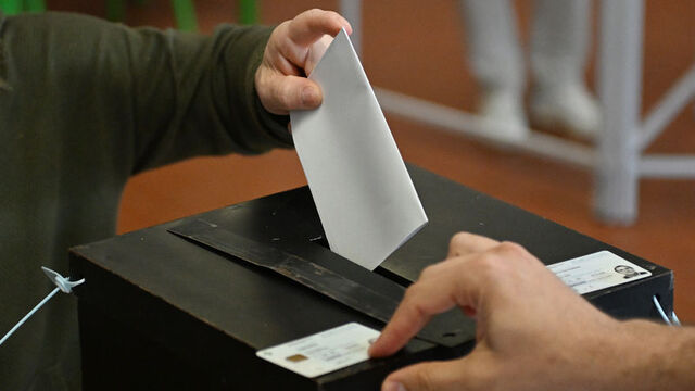 Portekiz'de sağ ittifak seçimleri kazandı