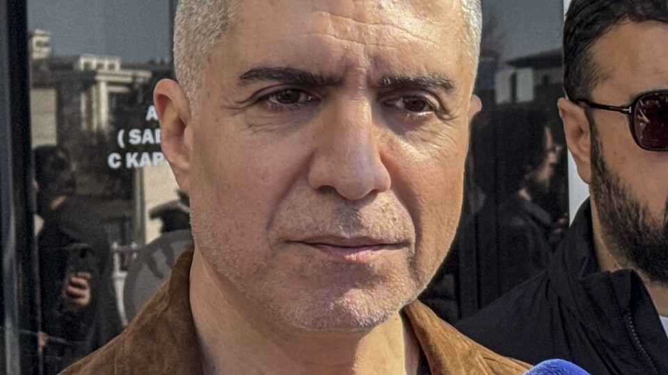 Özcan Deniz'den gönderme