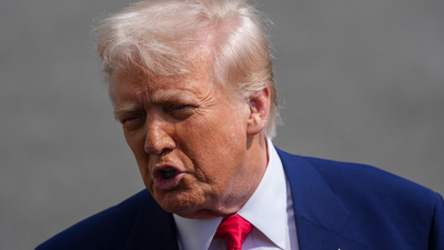 Trump'tan ünlü şarkıcıya tehdit