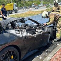 Adalı’nın oğlunun lüks otomobili yandı