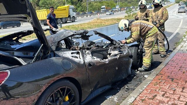 Adalı'nın oğlunun lüks otomobili yandı
