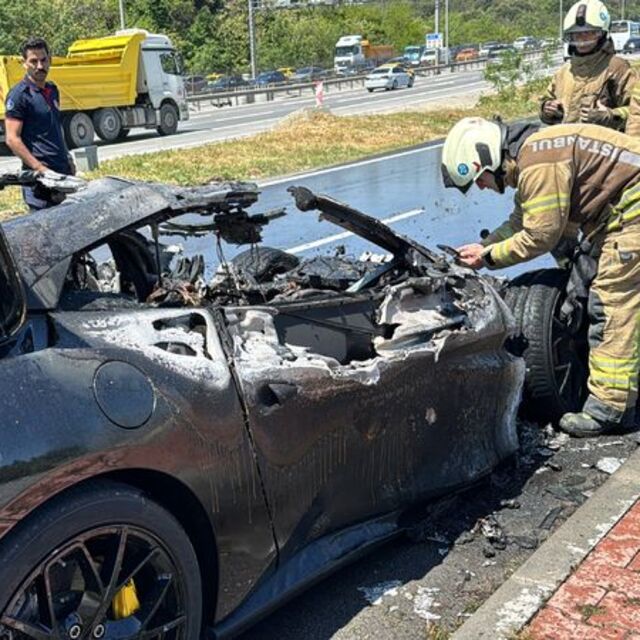 Adalı'nın oğlunun lüks otomobili yandı