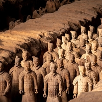 Terracotta askerlerinin hepsi neden farklı yüz ifadesine sahip?