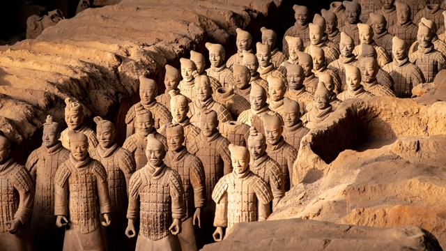 Terracotta askerlerinin hepsi neden farklı yüz ifadesine sahip?