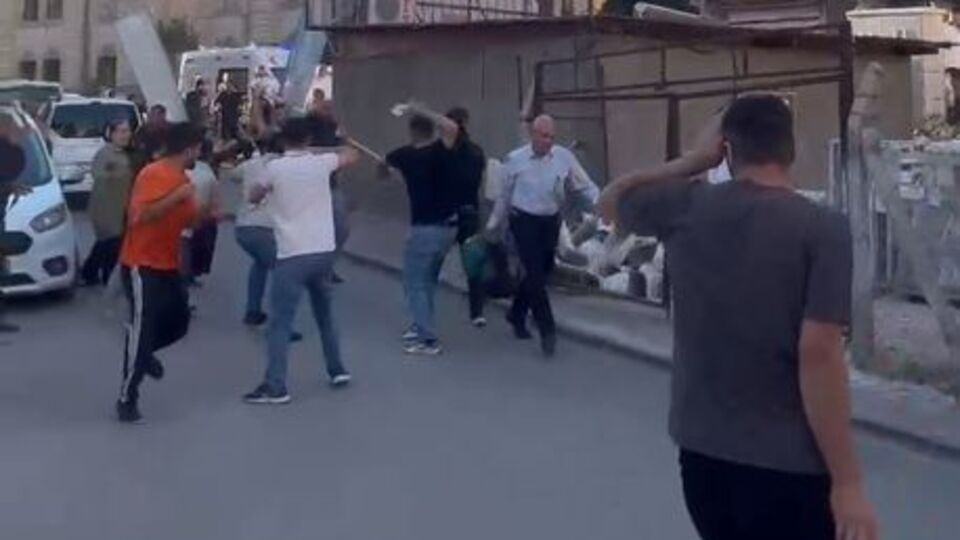 Taşlı ve sopalı kavga: 6 yaralı