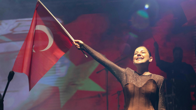 19 Mayıs'ı sahnede kutladılar