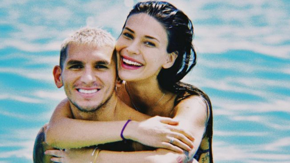 Eski aşkını takibe aldı