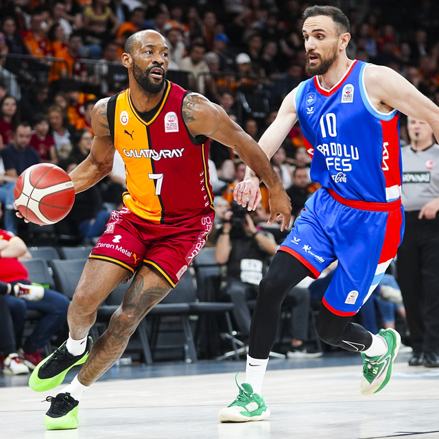 Anadolu Efes'ten G.Saray'a büyük fark!