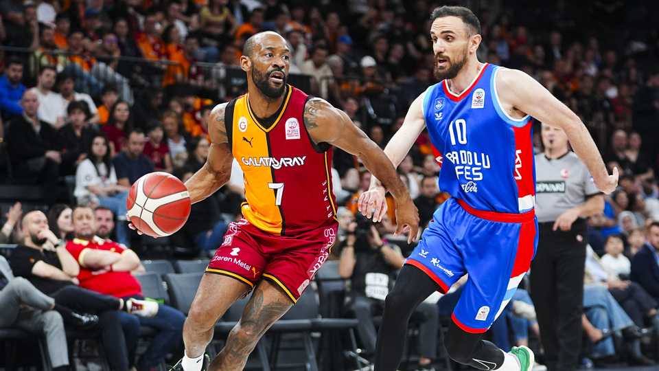 Anadolu Efes'ten G.Saray'a büyük fark!