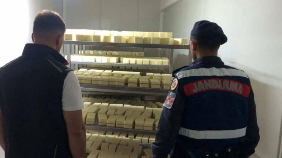 5 ton 'sahte' kaşar peyniri ele geçirildi