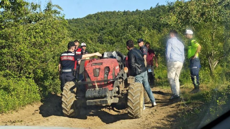 Babasının kullandığı traktörün altında kalan küçük kız kurtarılamadı