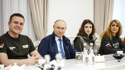 Putin Kursk bölgesini ilk kez ziyaret etti