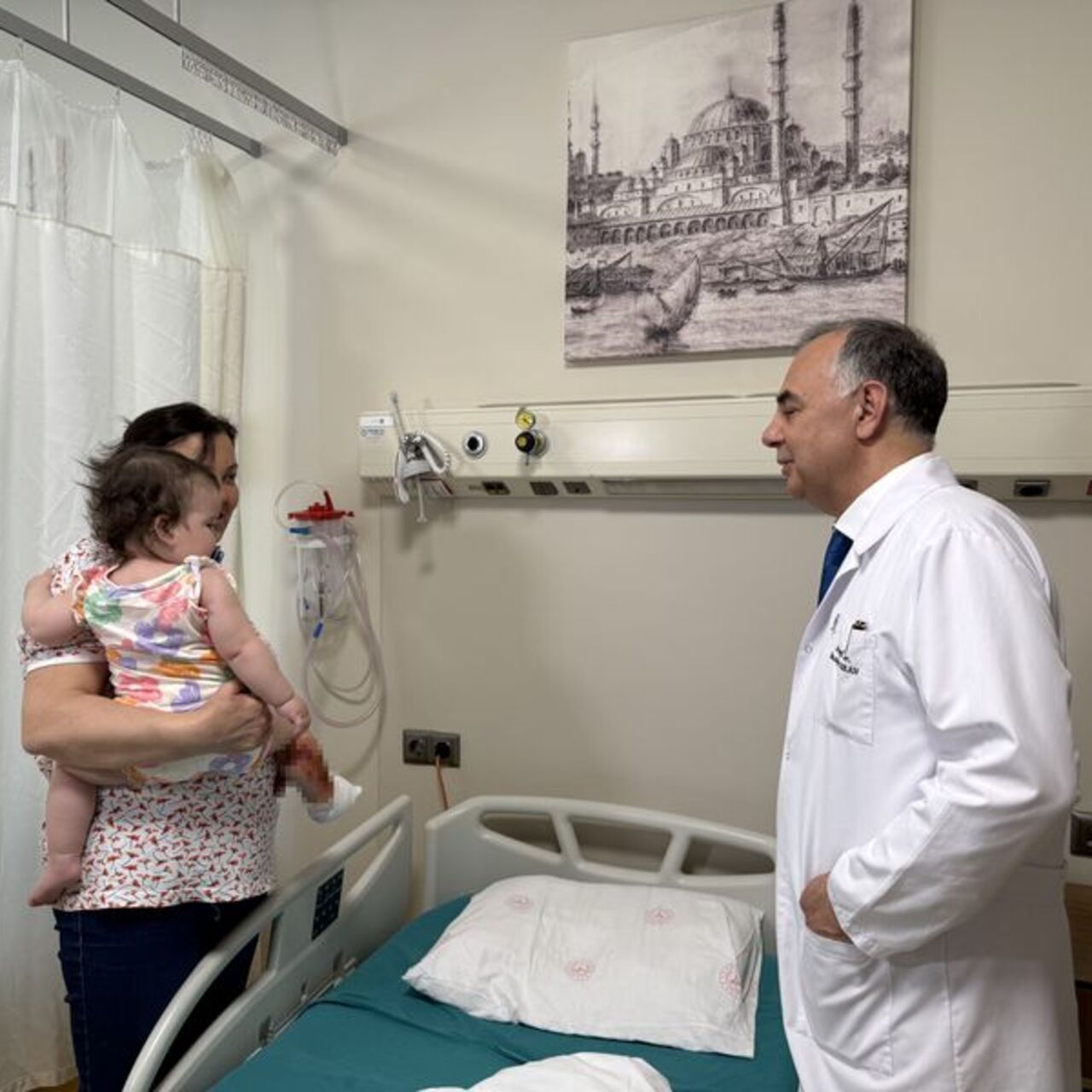 1 yaşındaki bebeğin üzerine çaydanlık devrildi! Vücudunun yüzde 15'i yandı