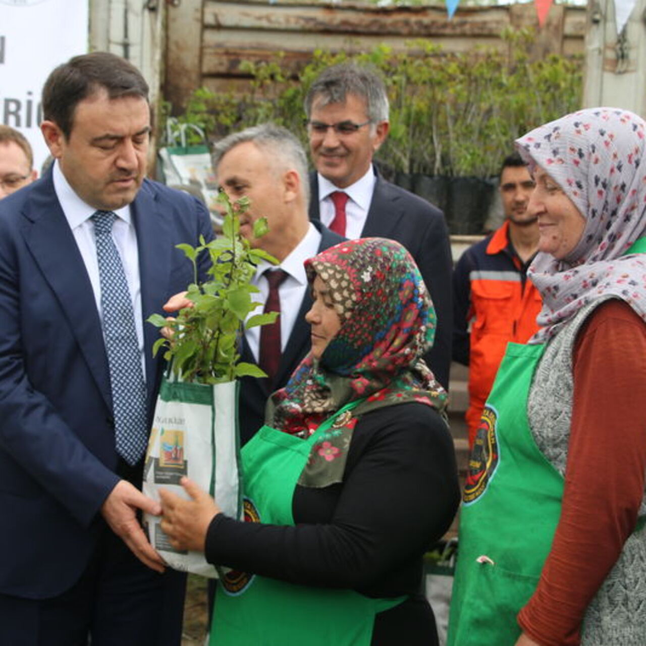Kütahya'da kadın kooperatifine fidan desteği