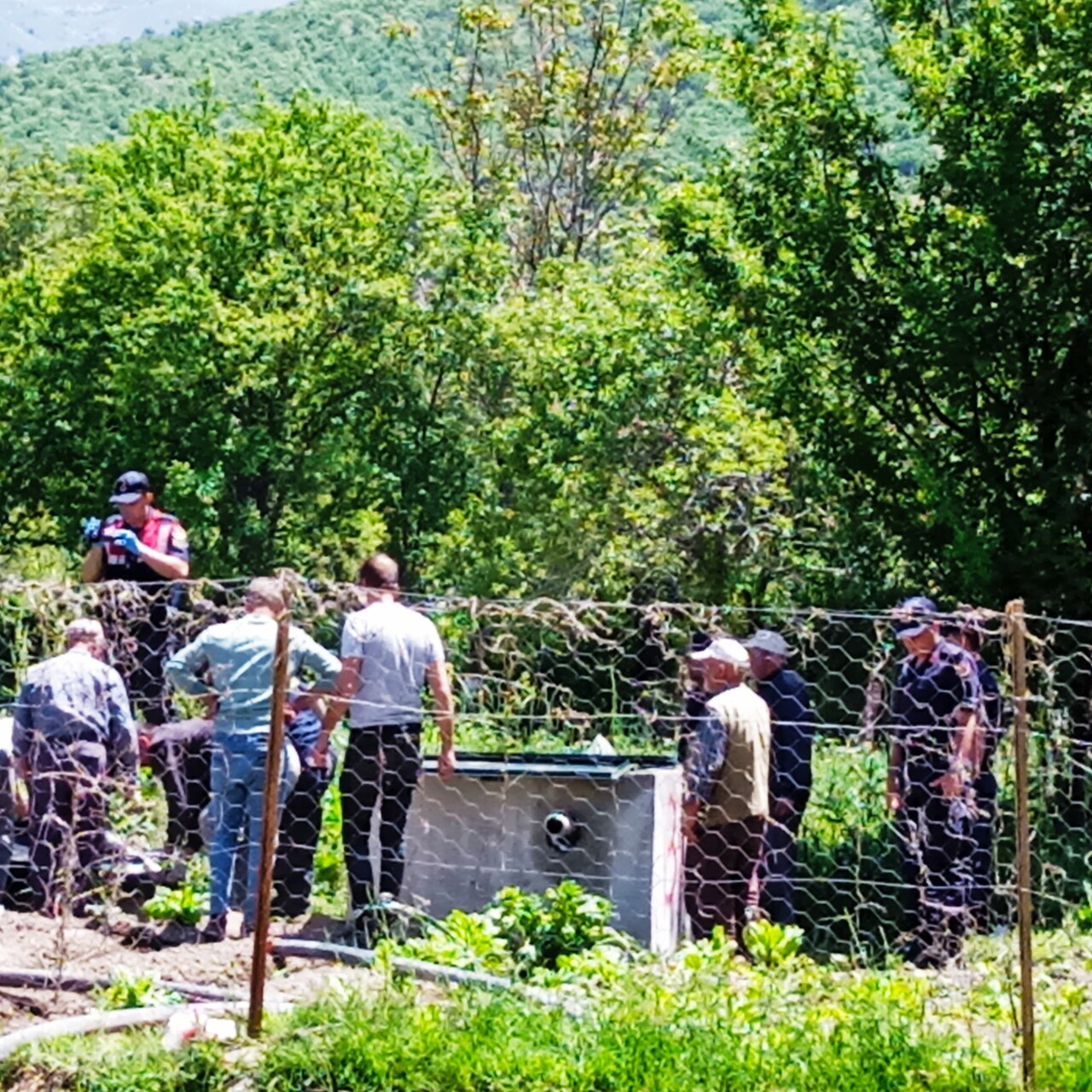 Yaşlı adam kuyuya düştü!