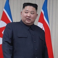 Kuzey Kore'de savaş gemisi suya indirilirken kaza meydana geldi