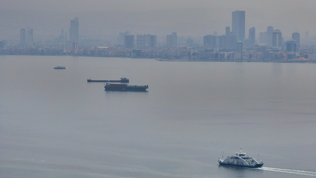 Sıcaklıklar artıyor, Ege'de toz taşınımı var