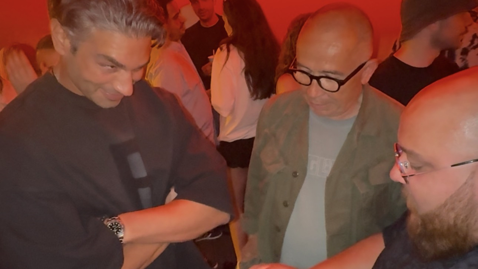 Gösteriyi şaşkınlıkla izledi