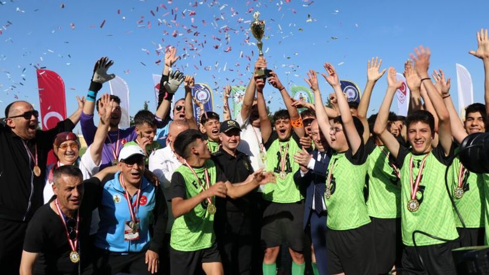 "Mahallemde Maç Var" futbol turnuvası sona erdi