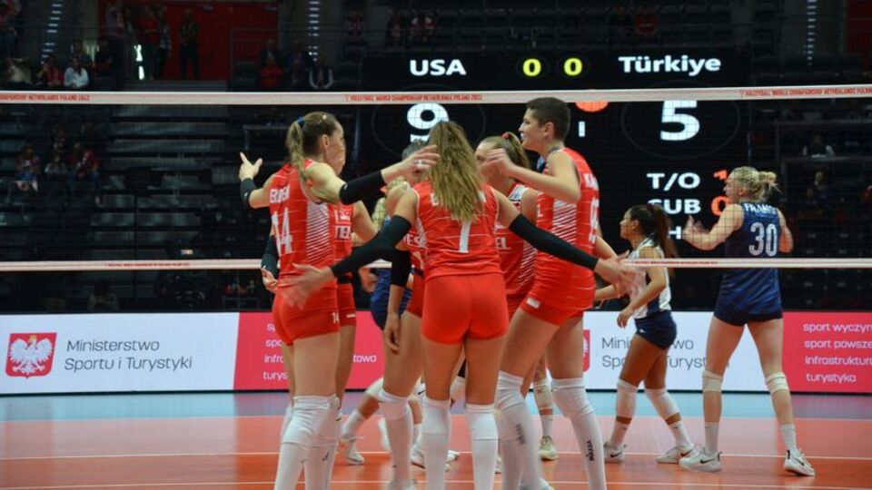 Sultanlar, İtalya'da sahne alıyor