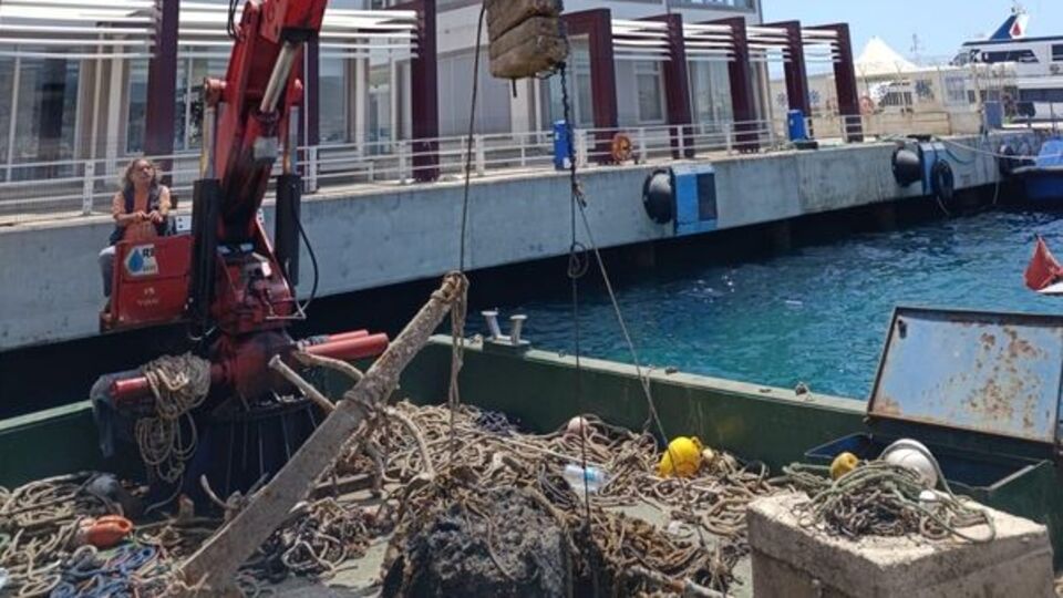 Bodrum'da denizden 30 ton atık çıktı