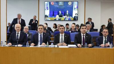 Torba teklifte 'ihraç yetkisi' çıkarıldı