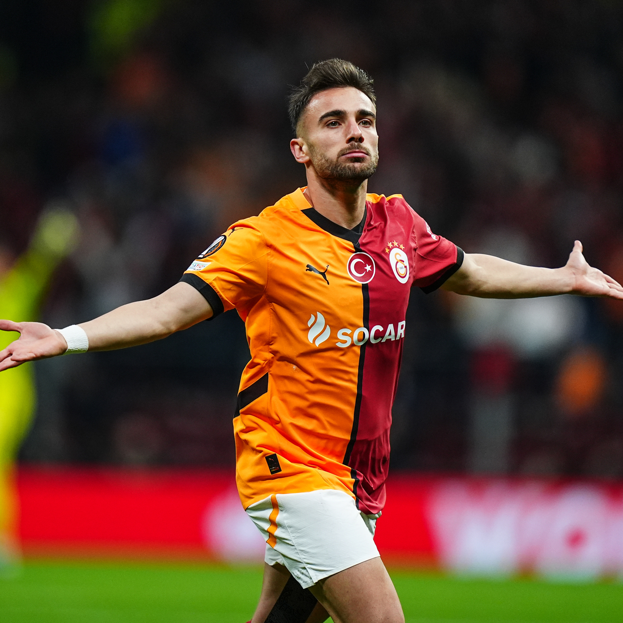 UEFA Avrupa Ligi'nde sezonun golü Yunus Akgün'den!