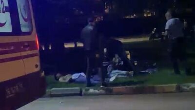 Parkta 2 genci lazerle taciz edip, bıçakla yaralayan 2 şüpheliden 1'i tutuklandı