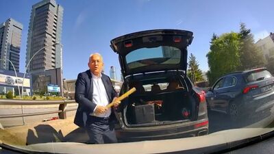 Trafikte korku dolu anlar