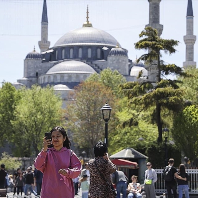 Nisanda yabancı turist sayısı arttı