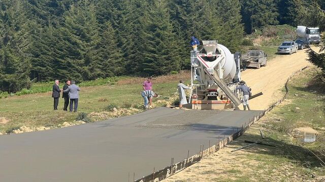 Piraziz'de yaylaya beton yol